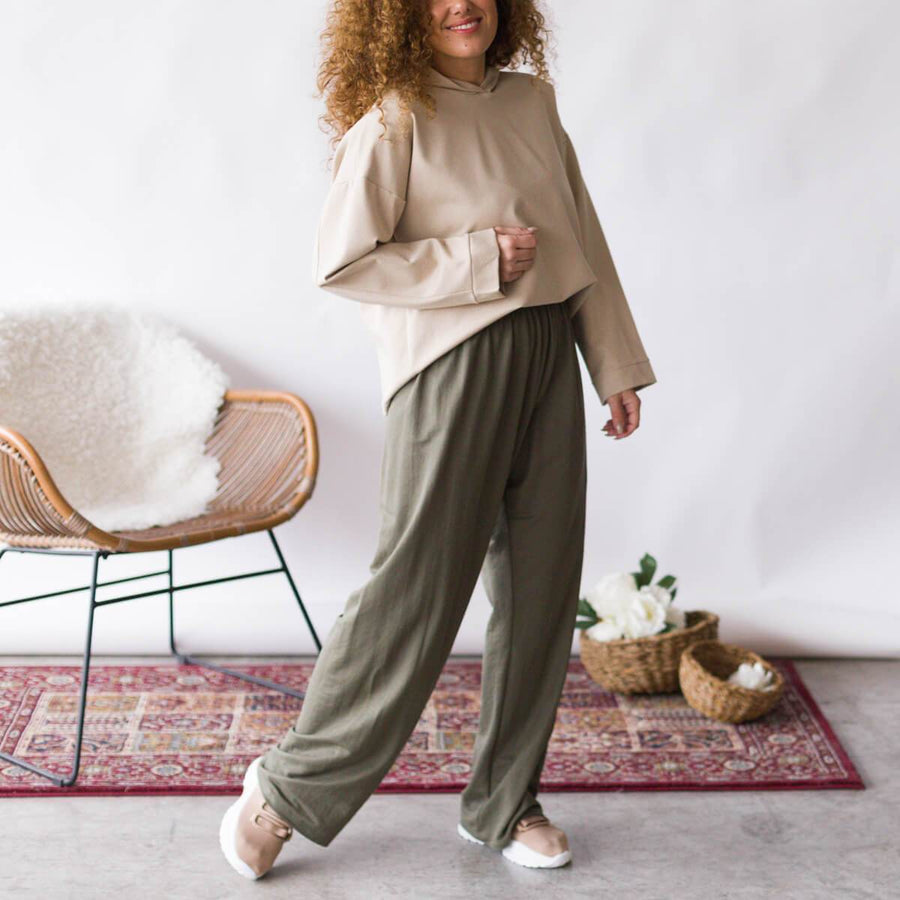 Look Sudadera Maisa Beige +Pantalon Remo Kaki